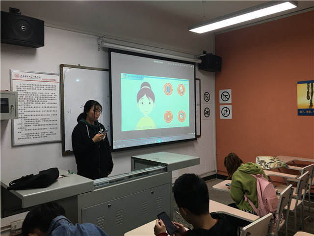 【完满班级】 凝聚小爱 践行完满——外国语言文学系英语1802班、英语1803班10月完满班级活动