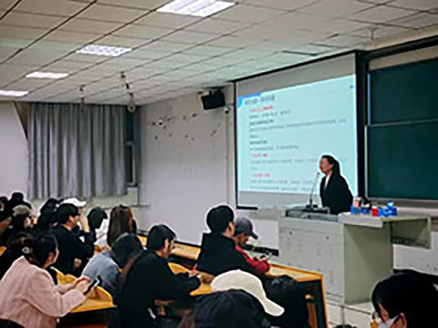 【辅导员说完满】把握当下 展望未来——艺术传媒学院视觉22级(专升本)辅导员说完满活动