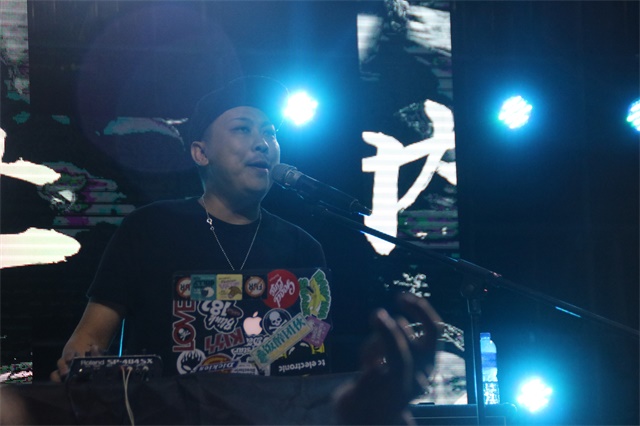 【音乐节·无边】行摇滚之旅 点亮心中激情——第六届“无边”校园摇滚音乐节之无边舞台专场