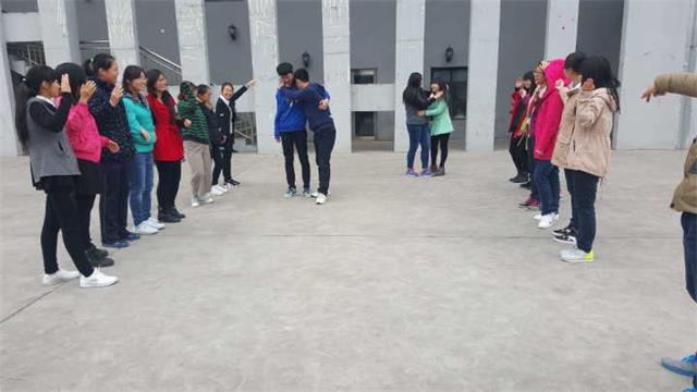 【完满班级】工管系2015级财务专业举办“青春与电影”完满班级系列活动(二)