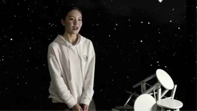 闪光的信院第246期:迎新晚会上讲故事女孩背后那段破茧成蝶的故事