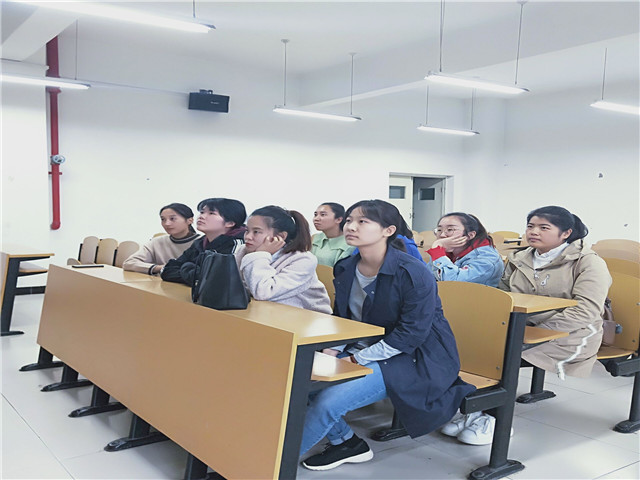 外国语言文学系 【完满班级】 环保公益行——外国语言文学系英语1602班、英语1603班完满班级活动