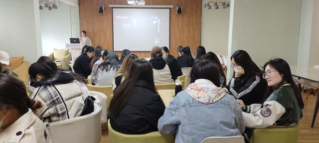 【完满团支部】三月春风暖人心 雷锋精神永传承——商务英语学院英语2001班完满团支部活动