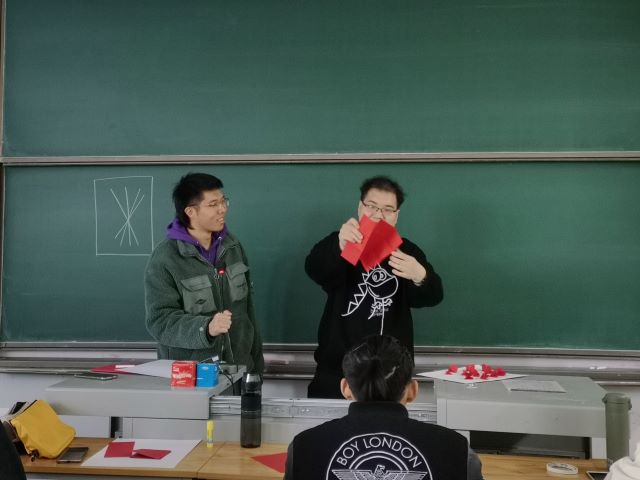 【完满班级】暖冬行动 祈福家人 传递感恩——艺术传媒学院视觉传达（专生）2107班完满班级活动