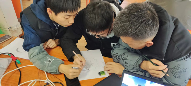 【完满班级】“我爱我班”班级班徽制作大赛——智能工程学院机制2102班完满班级活动