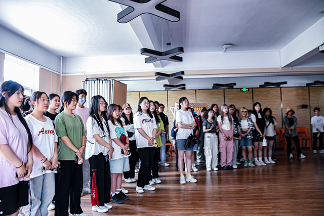 以笔定格毅力 以画篆刻爱意——艺术传媒学院完满团支部“绘”青春