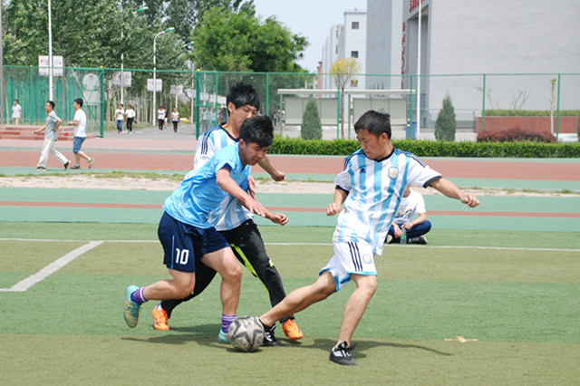 工管系首届“梦想杯”五人制男足比赛巅峰对决