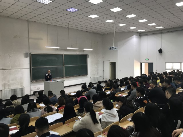 【主题团日】在青春的节日里:共拼搏、共奋进——经济与管理学院14级开展五四特色团日活动