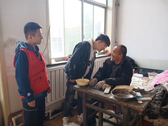 【完满班级】与雷锋同行--艺术传媒学院视传1803班太平庄关爱老人完满班级活动