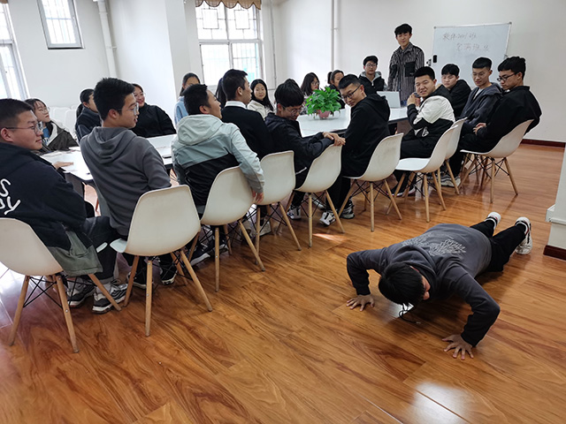 【完满活动】凝聚梦想 大学起航——大数据学院、信息工程学院软件2001班