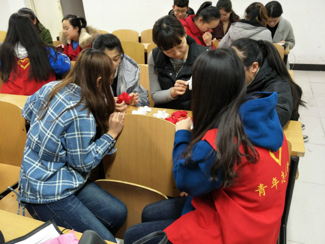 【完满班级】联动纸盒人的梦想——淬炼商学院“善”行青春主题活动（四十三）