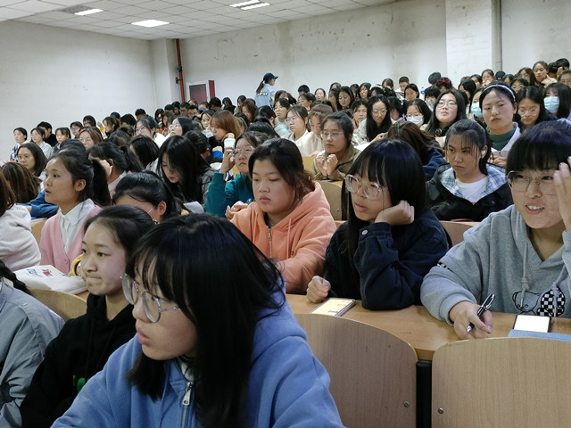 【辅导员说完满】 理想奋斗为目标 安全意识需加强——商务英语学院2021级辅导员说完满