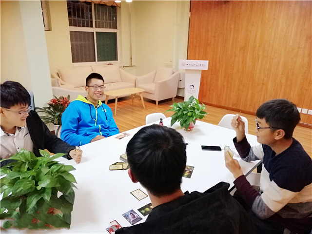 【完满班级】欢笑度深秋 战场争英雄 ——网工1802“艺彩飞扬”三国杀活动