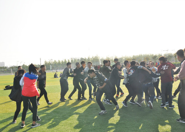 【完满班级】金色年华 青春人生——信工系计科1702班举办“跳出我天地”活动