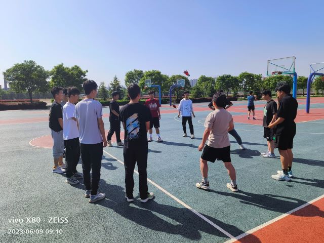 六月荷花香满湖 红衣绿扇映清波——智能工程学院六月完满团支部活动集锦(五)