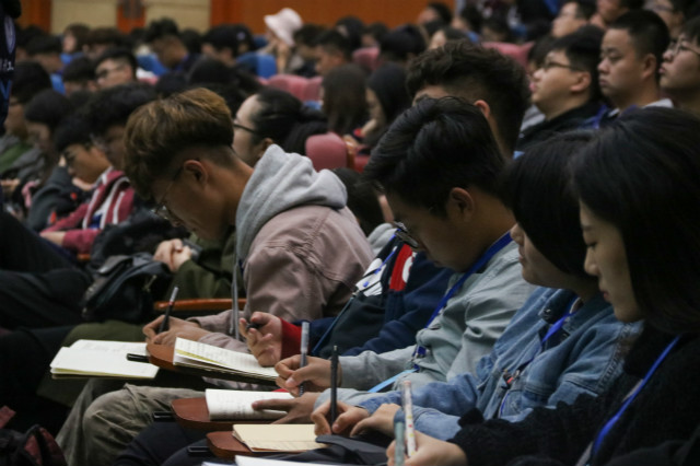 一场600名学生干部的视野拓展课 感悟岁月静好背后的负重前行