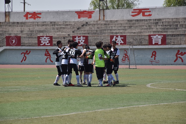 大数据学院、信息工程学院夺得“至强杯”足球联赛男女足甲组双冠