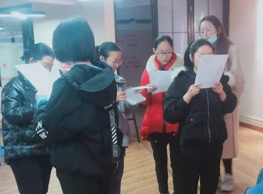 疯狂英语 乐学无限——远景2007班12月完满班级活动