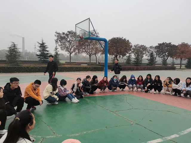 追寻童真童趣 挥洒青春活力——远景2007班竞技体育活动