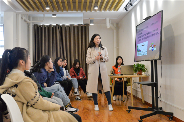 第十期“她说·女生学堂”:恰逢青春印象 巧遇美意年华
