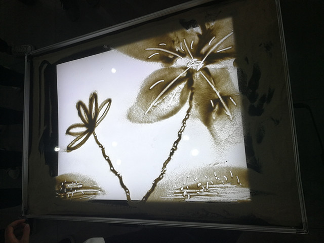 【社团快讯】艺术传媒系“沙画社”带你走进别开生面的沙画之旅