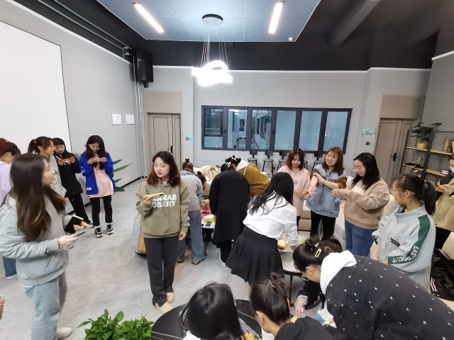 【完满团支部】时光恰好 相约春天——经济与管理学院金融2001班完满团支部活动