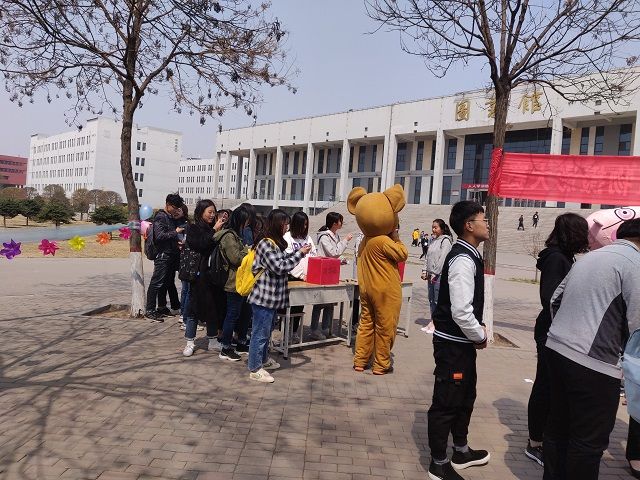 拥抱绿色万里 触动摄影心弦——食品与环境学院第一届“发现生机--春之韵、夏之美”植物摄影大赛