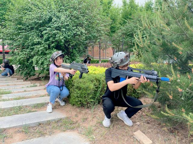 【完满班级】激情飞扬 体验别样真人CS——国贸1901班开展“激情飞扬,热血青春”完满班级素质拓展活动