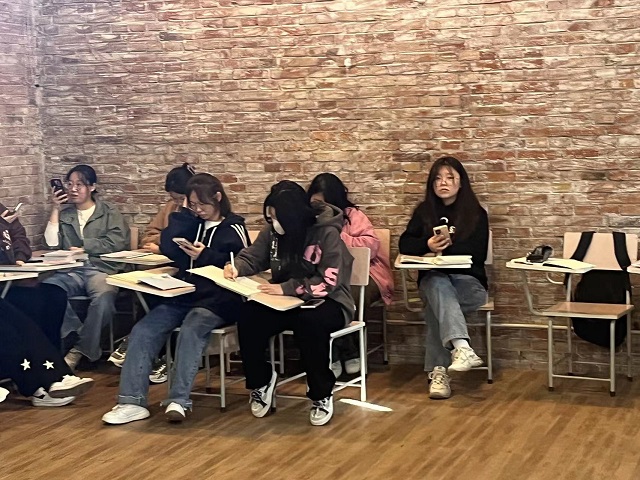 【完满团支部】“魅力女神快乐中国”你好李焕英观影活动——远景学院远景2206班完满团支部活动