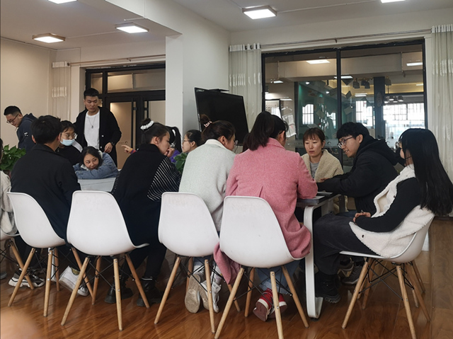 【完满班级】桌游拉近我们的心——淬炼商学院会计1804班完满班级活动