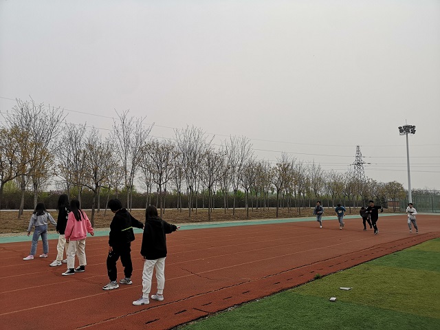 【完满班级】“青春无畏 为爱前行”趣味接力赛——软件1802班完满班级