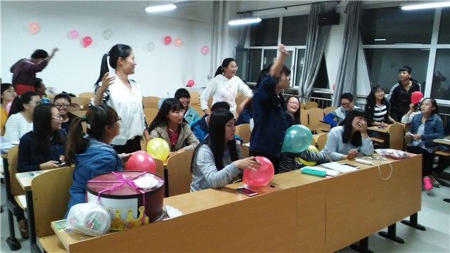 【完满班级】“乐”亮代表我的心——淬炼商学院“艺”动青春主题活动（三十五）