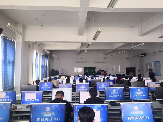 【缤纷百团】勤练技能 亮剑蓝桥——“筑梦蓝桥”计算机竞赛