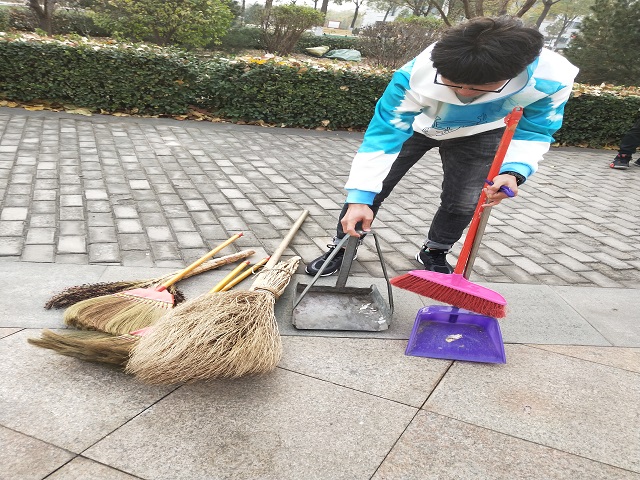 【完满班级】学雷锋 净校园——环设1804“校园清洁 你我共有”11月完满班级活动