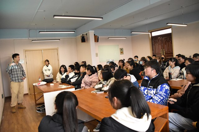 【1+1>2】沟通交流 淬炼学子在实操中学习分镜头脚本拍摄