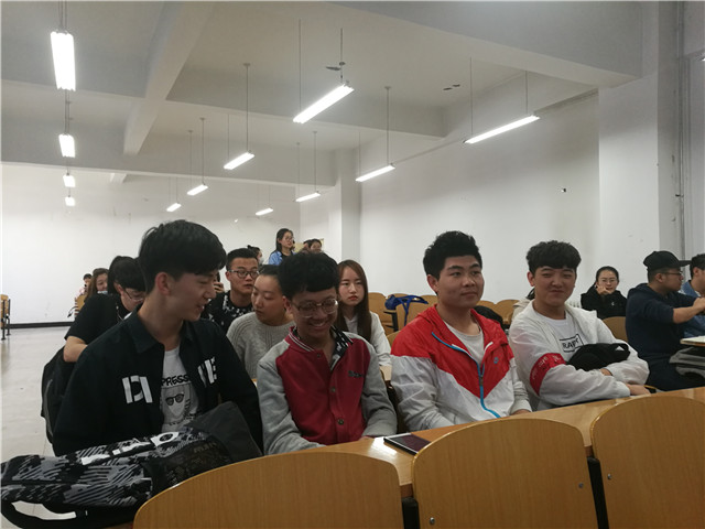 【完满班级】青春的路上  你我同行——淬炼商学院五月完满班级主题活动（二十六）