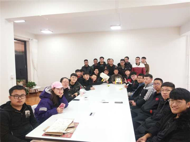 【完满班级】舞动的手指 静止的纸盒——智能工程学院17级完满班级活动集锦（六十一）