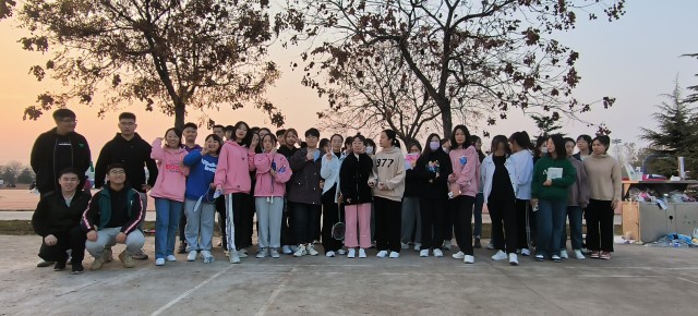 【完满班级】以羽为介 一拍即合——淬炼·国际商学院财务2210班完满班级活动