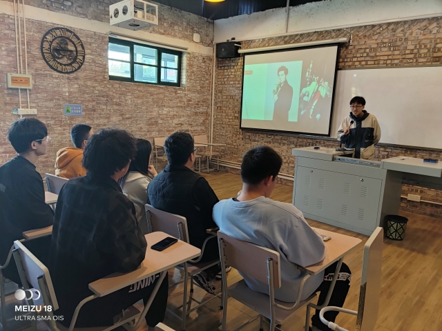 槽点多多之当代大学生该追什么星——远景2003班10月完满班级活动