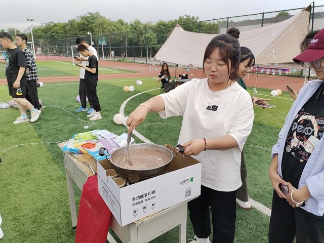 【社团快讯】炎炎夏日 欲罢不能——“烹”燃心动食品小课堂活动