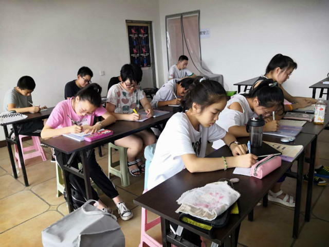 【暑期社会实践】一路同行 爱满红光 ——外语系学子暑期社会实践纪实（四）