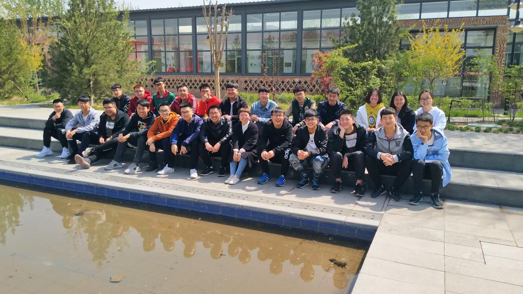 【完满班级】校园溢满书香 好书伴我成长——远景1703班举办读书日活动