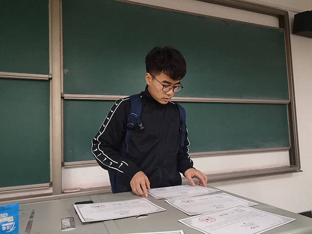 【完满班级】弘扬雷锋精神 争做时代先锋——艺术传媒学院产品设计1801班举办“雷锋精神 永存我心”红歌接唱比赛完满班级活动