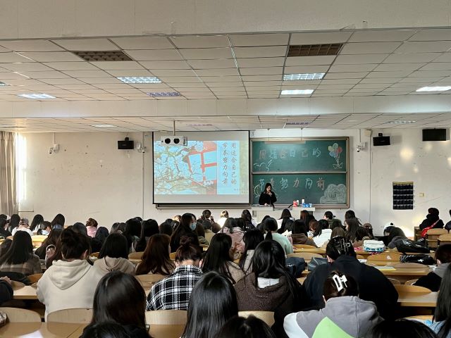 市井长巷 哪一刻捕捉了“烟火气”——商务英语学院4月辅导员说完满集锦