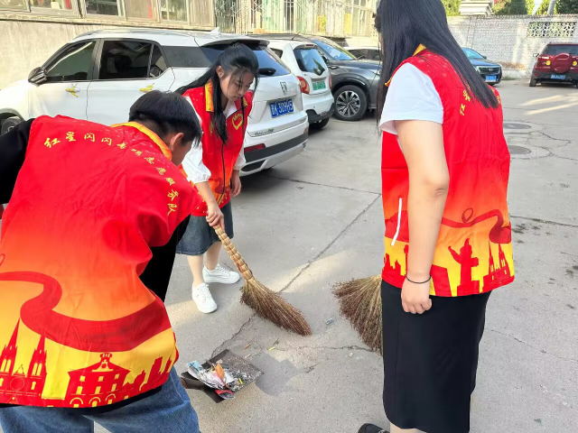 青春志愿行 真情暖人心——经济与管理学院主题党日活动