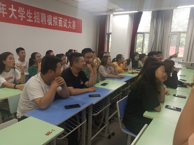 【完满班级】年少爱追梦 青春无极限——艺术传媒学院18级环设1805班举办“珍惜当下 青春无限”致青春短视频分享会