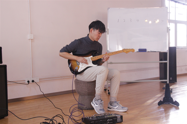 聆听“自然调式中的旋律即兴”讲座 品味音乐之美