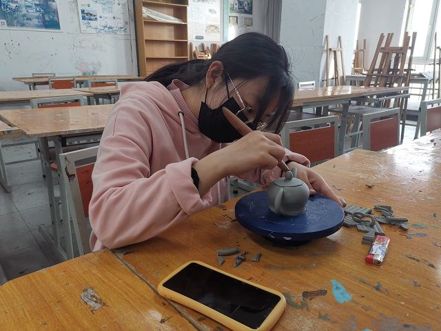 传播泥塑制作技艺 传承中华匠人精神——泥塑之“你心中的一把壶”