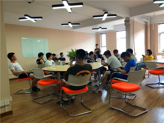 【完满班级】书香浸润心灵 知识改变世界——智能工程学院17级完满班级集锦（一百四十八）