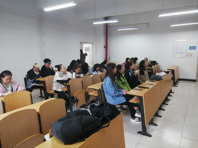 【完满班级】 公益之心 相传你我——外国语言文学系英语1805班、英语1806班10月完满班级活动